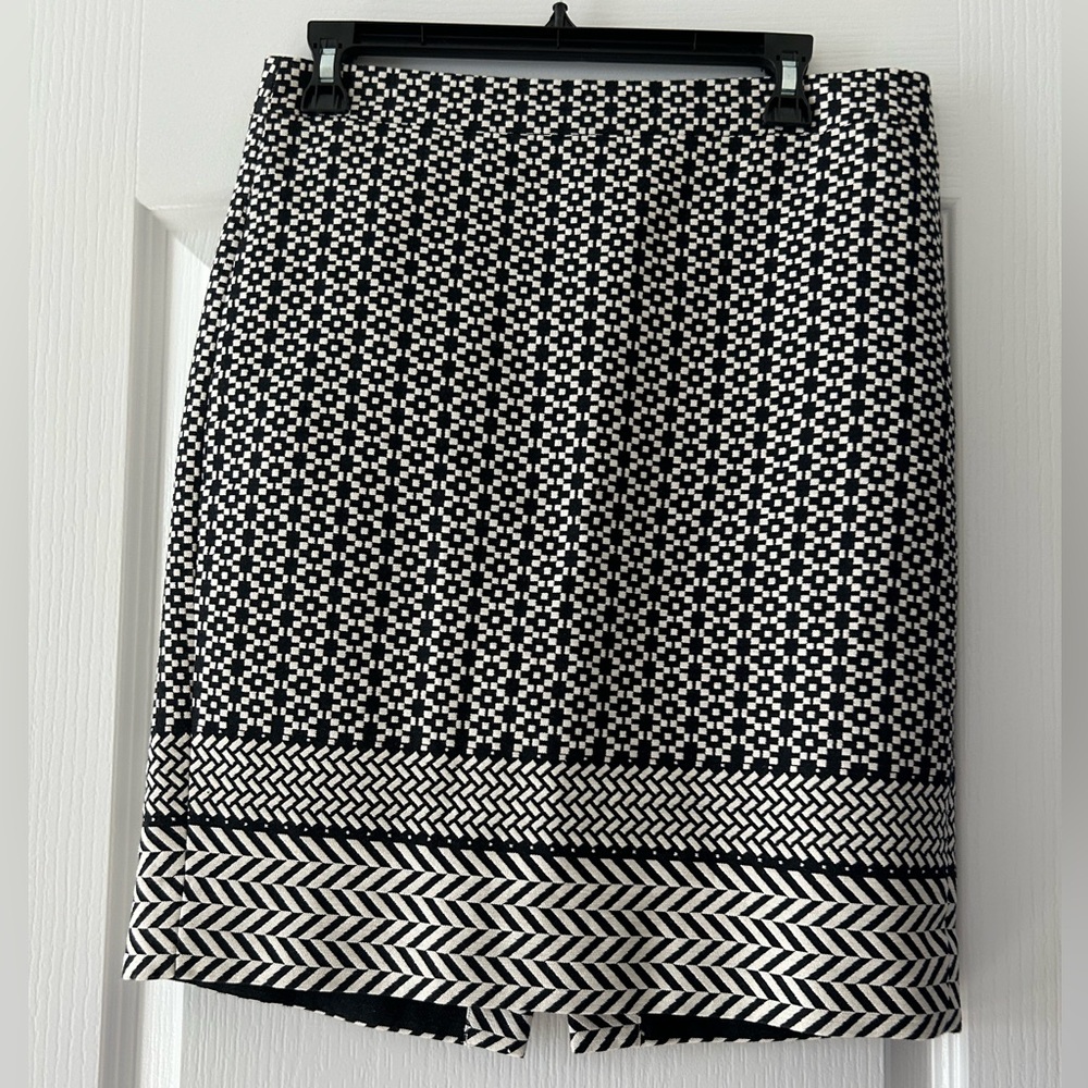 J. Crew black and cream patterned pencil skirt